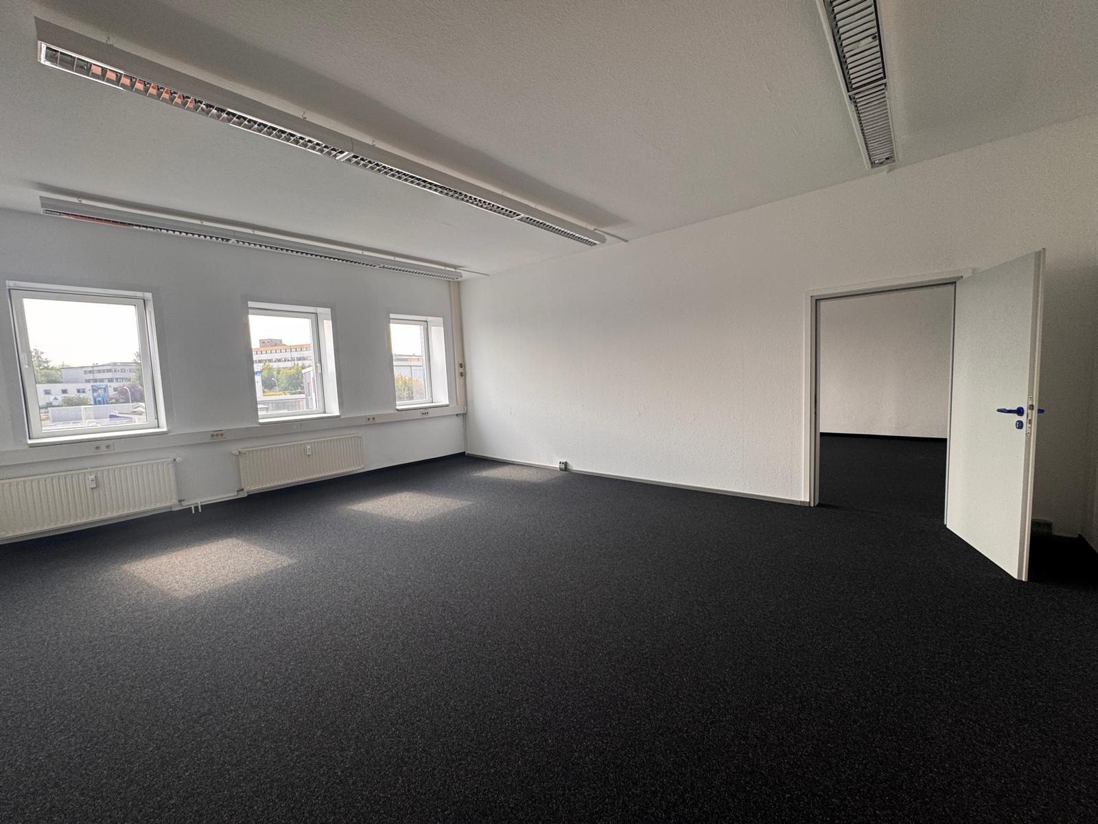 Ansicht moderne Büroflächen am Hermsdorfer Kreuz im Industriepark Tridelta Hermsdorf