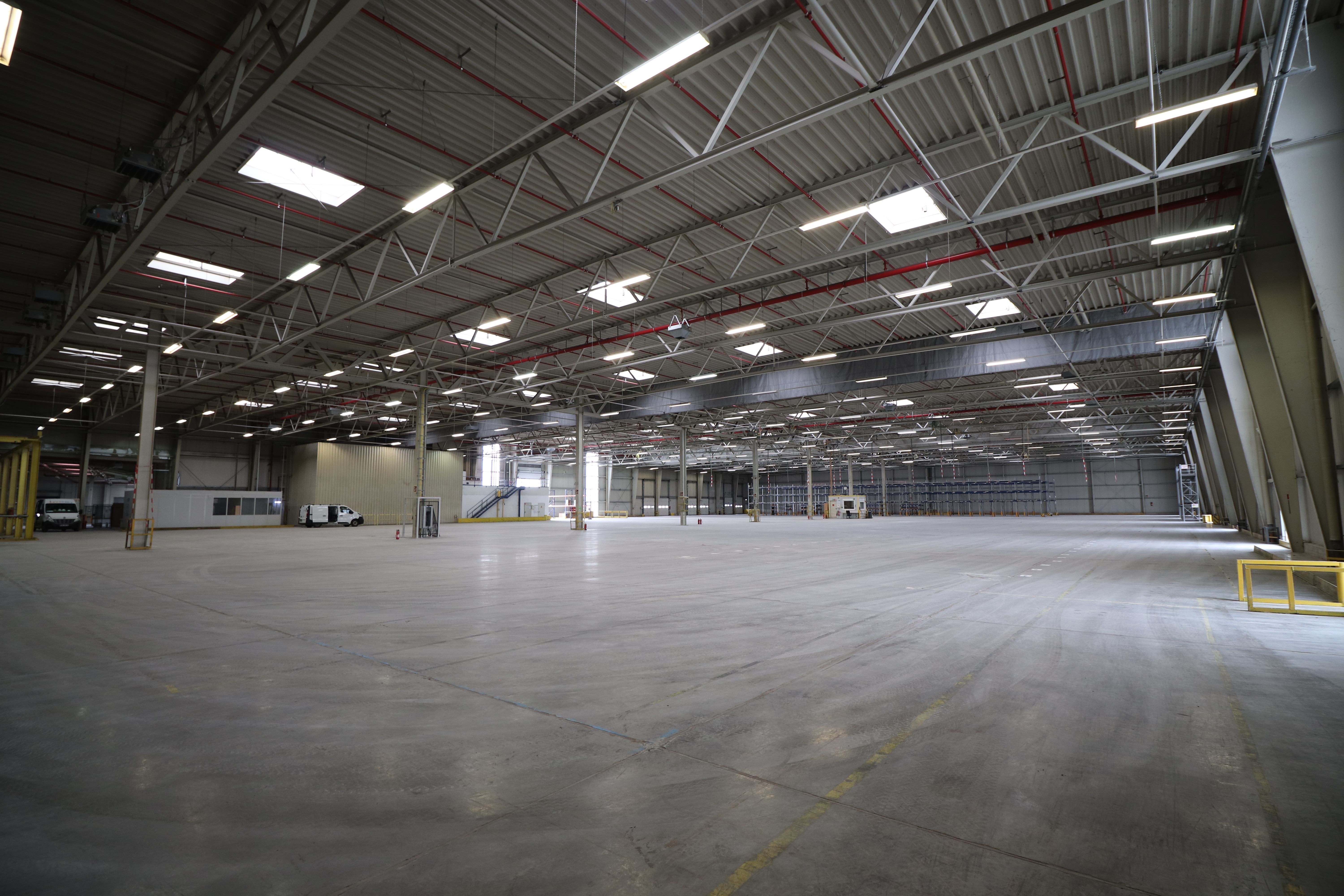 Ansicht Attraktive Fertigungs-/Logistikhalle mit Büroflächen in Eisenach zu vermieten - Bahnanschluss