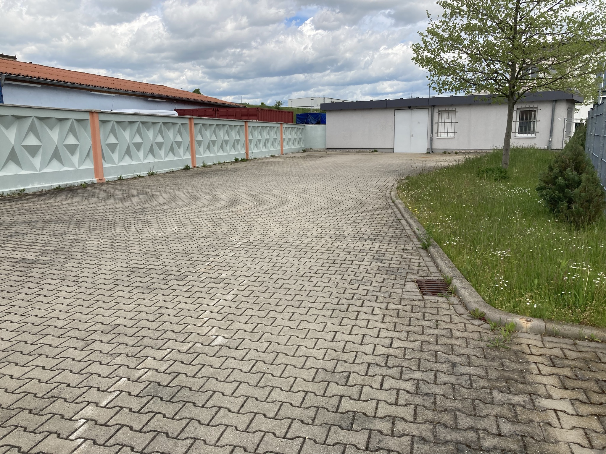 Ansicht Vielseitig nutzbares Gewerbeobjekt mit 176 m² provisionsfrei zu vermieten