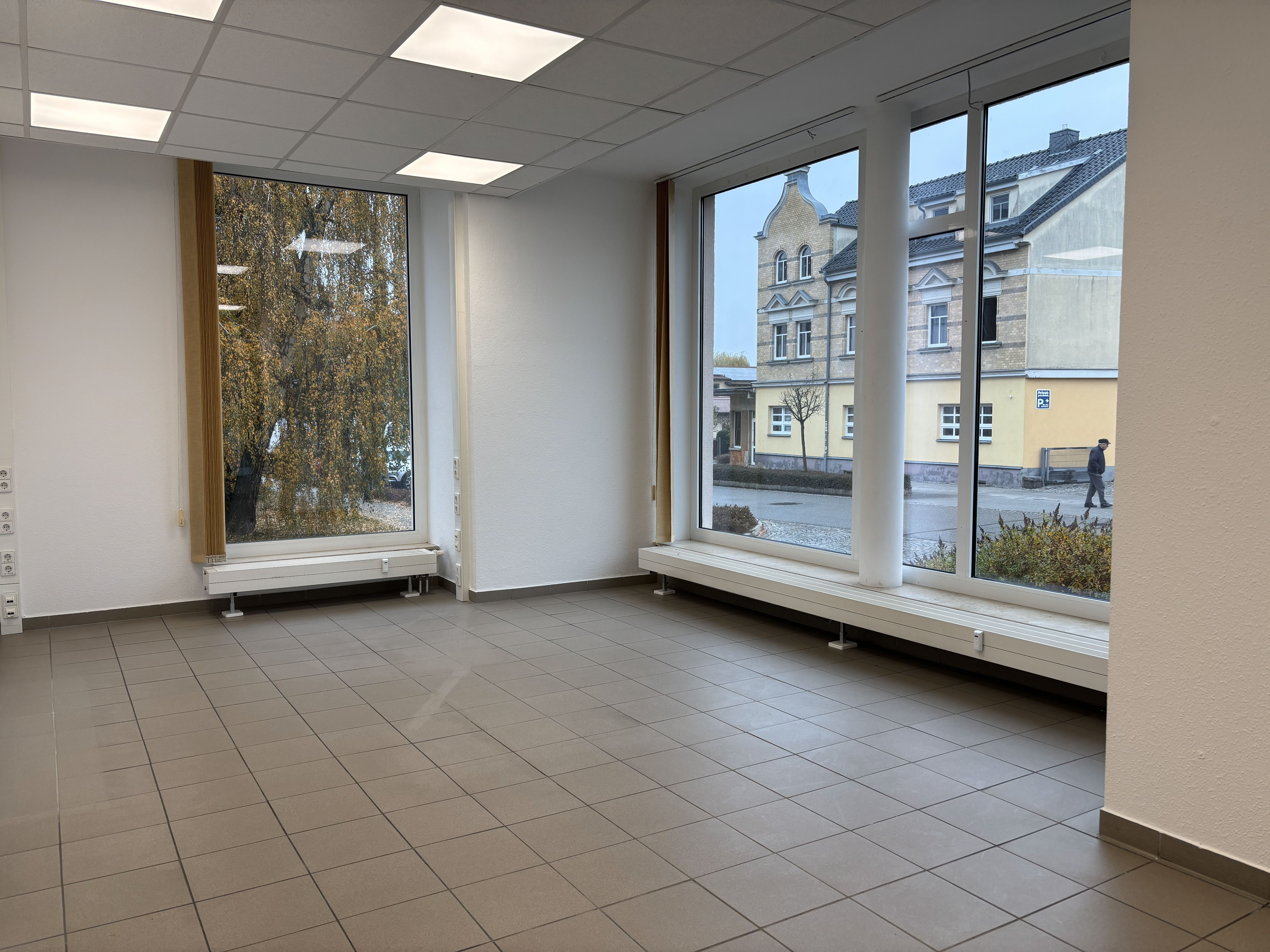 Ansicht Helle Büro- und Gewerbefläche in zentraler Lage (G87 EG)