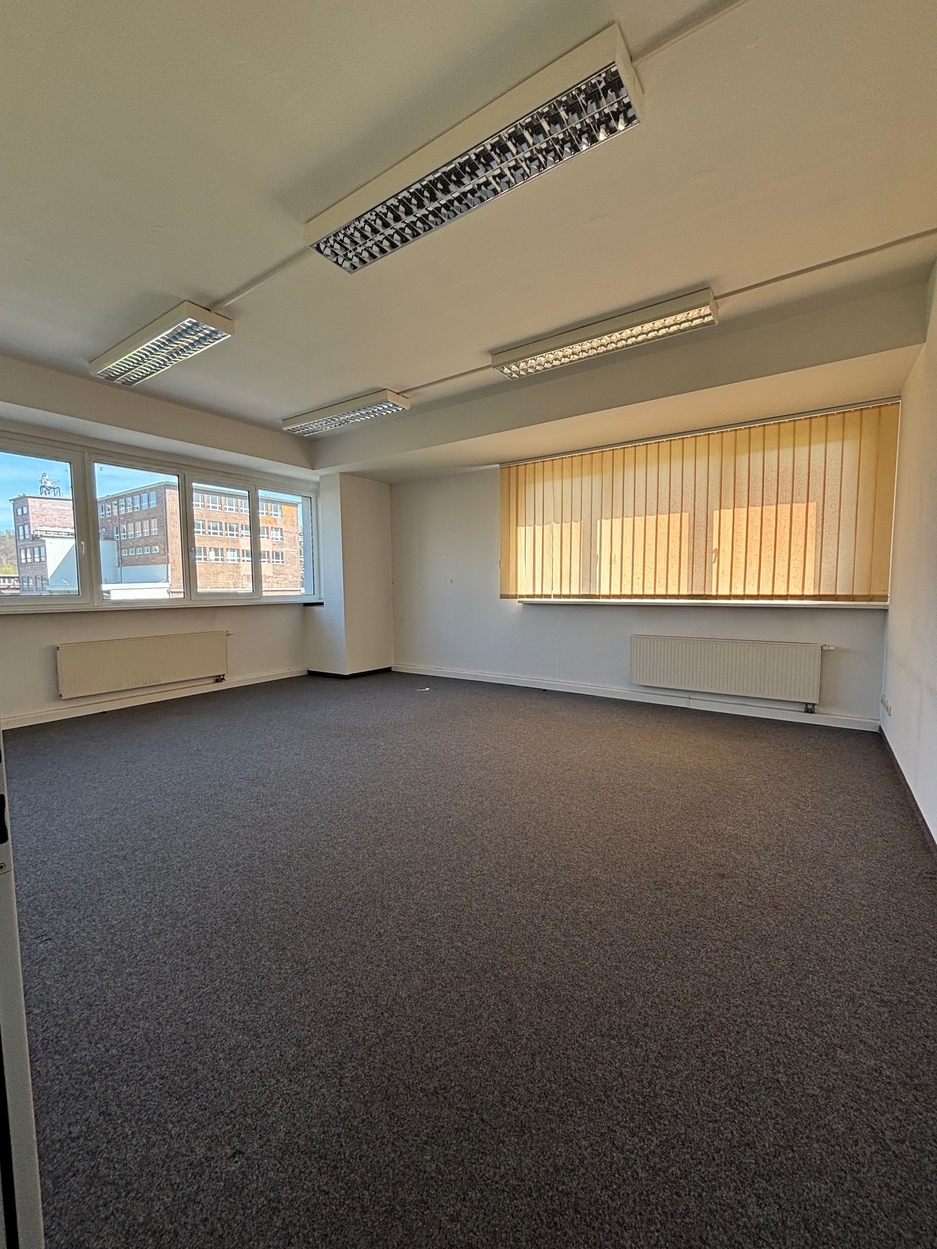 Ansicht großzügige Büroeinheit im Gebäude MGB 1 im Industriegebiet Rudolstadt-Schwarza zu vermieten