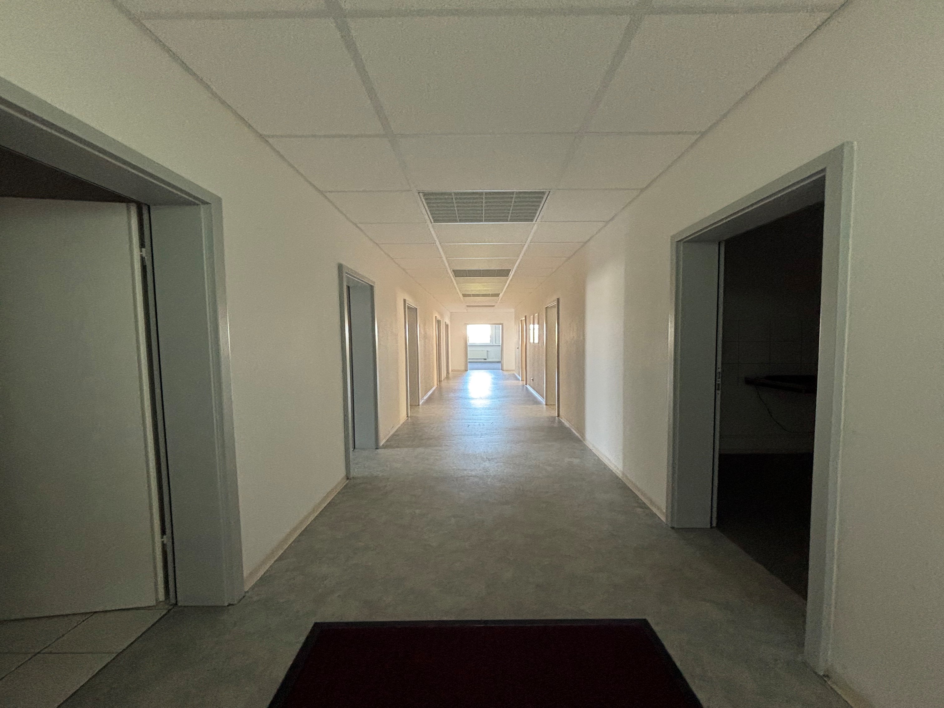 Ansicht großzügige Büroeinheit im Gebäude MGB 1 im Industriegebiet Rudolstadt-Schwarza zu vermieten