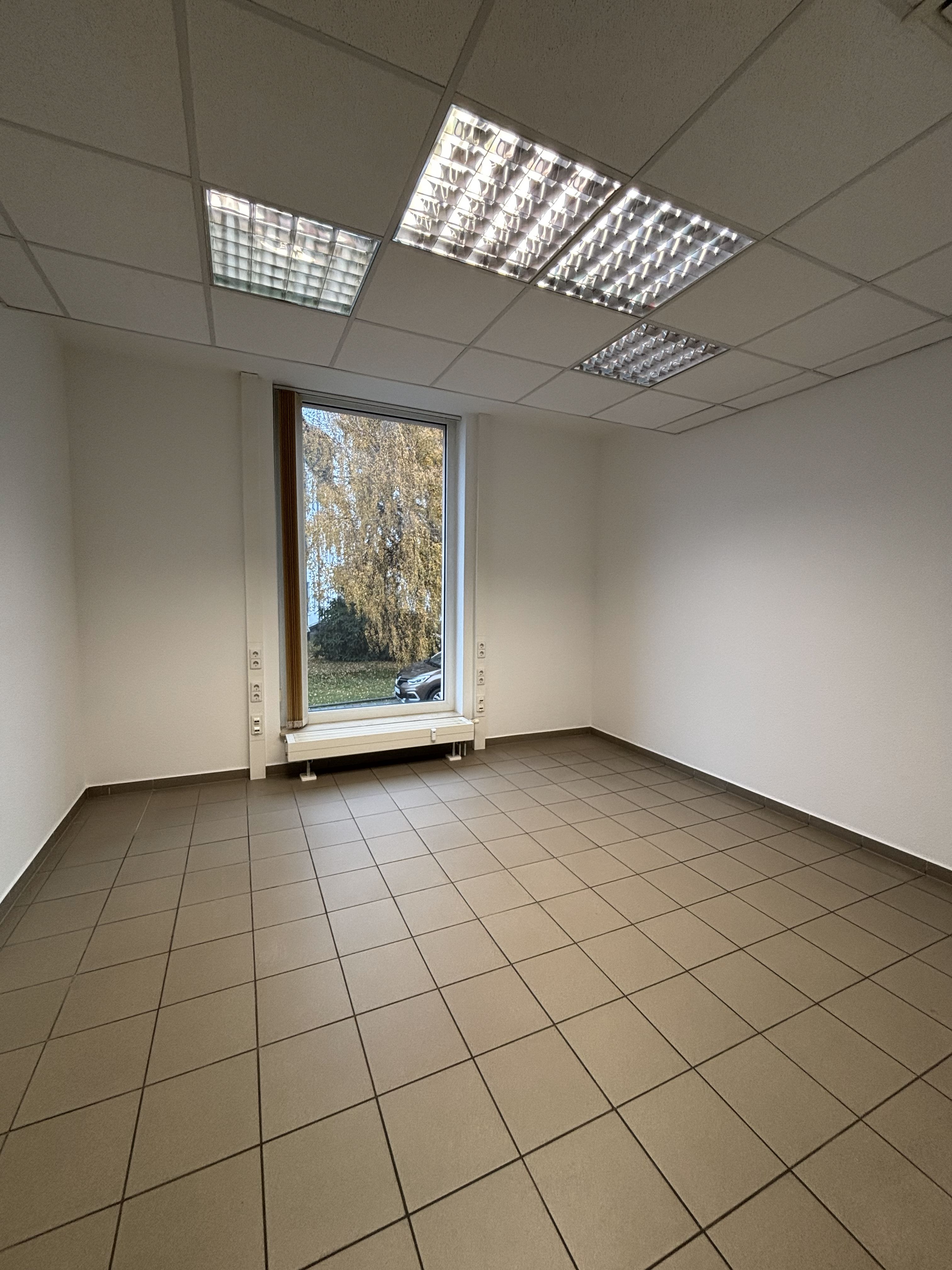 Ansicht Helle Büro- und Gewerbefläche in zentraler Lage (G87 EG)