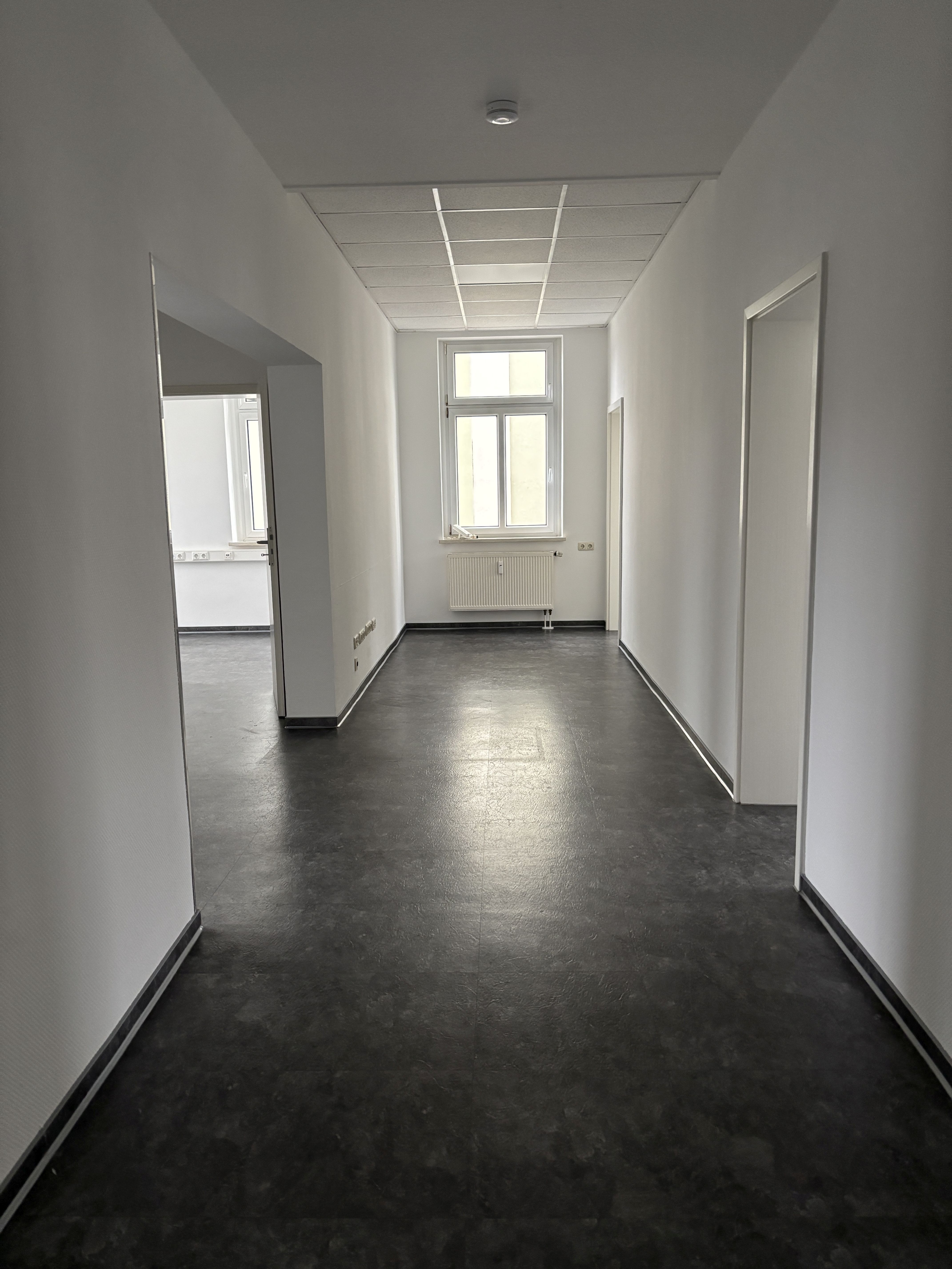 Ansicht Moderne und helle Büro-/Praxisfläche - Wohn- und Geschäftsgebäude in Zentrumslage