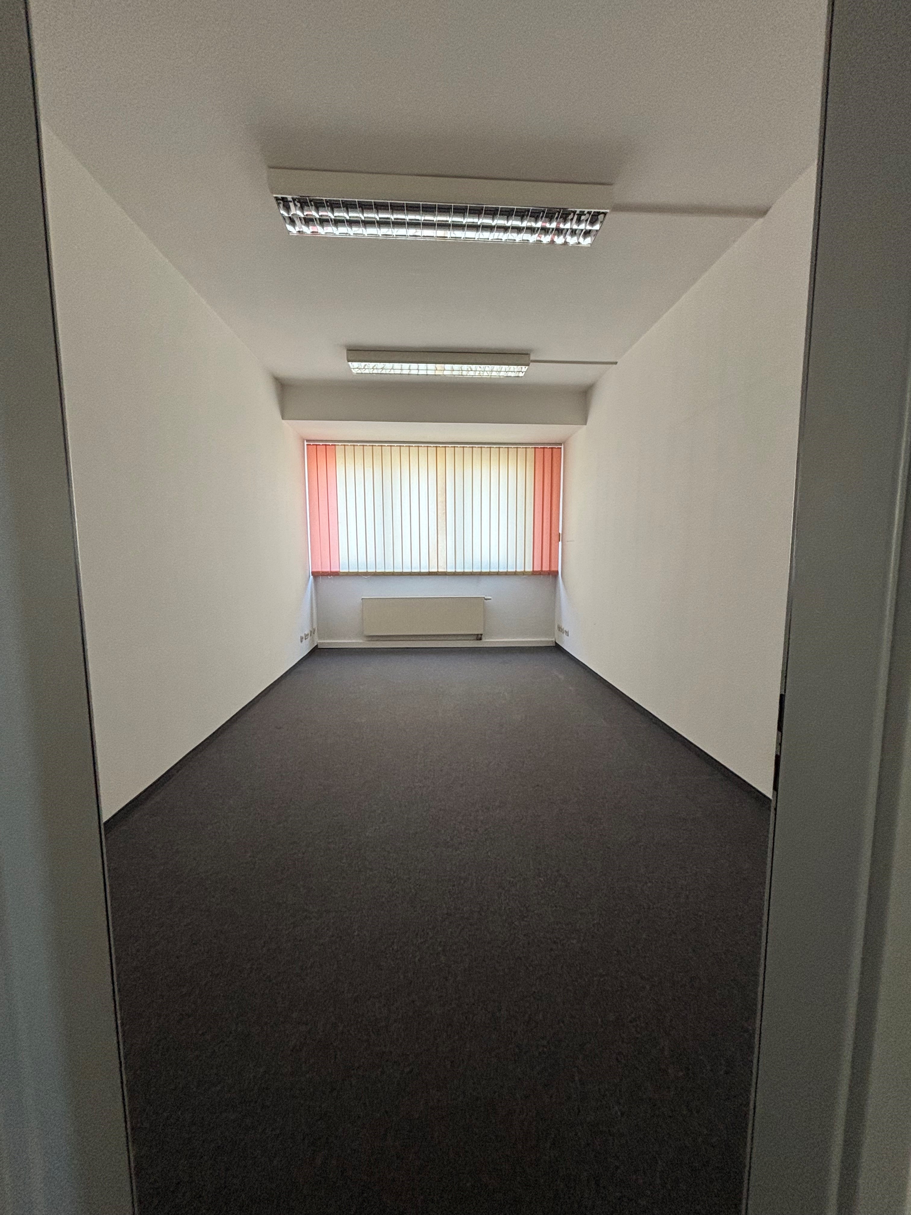 Ansicht großzügige Büroeinheit im Gebäude MGB 1 im Industriegebiet Rudolstadt-Schwarza zu vermieten