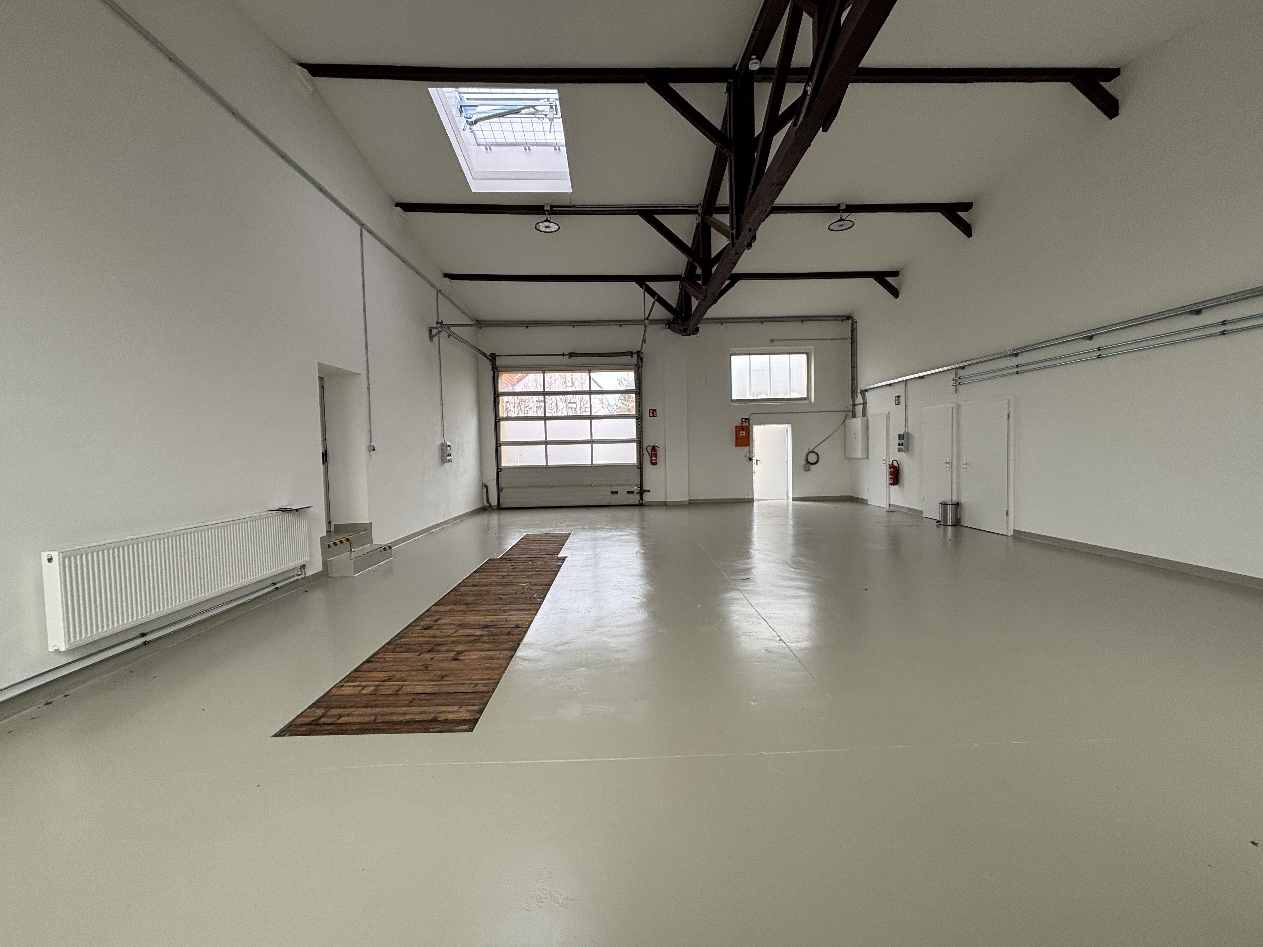 Ansicht Werkstatt mit Lagerhalle und Büro im Gewerbegebiet Arnstadt/Rudisleben zu vermieten