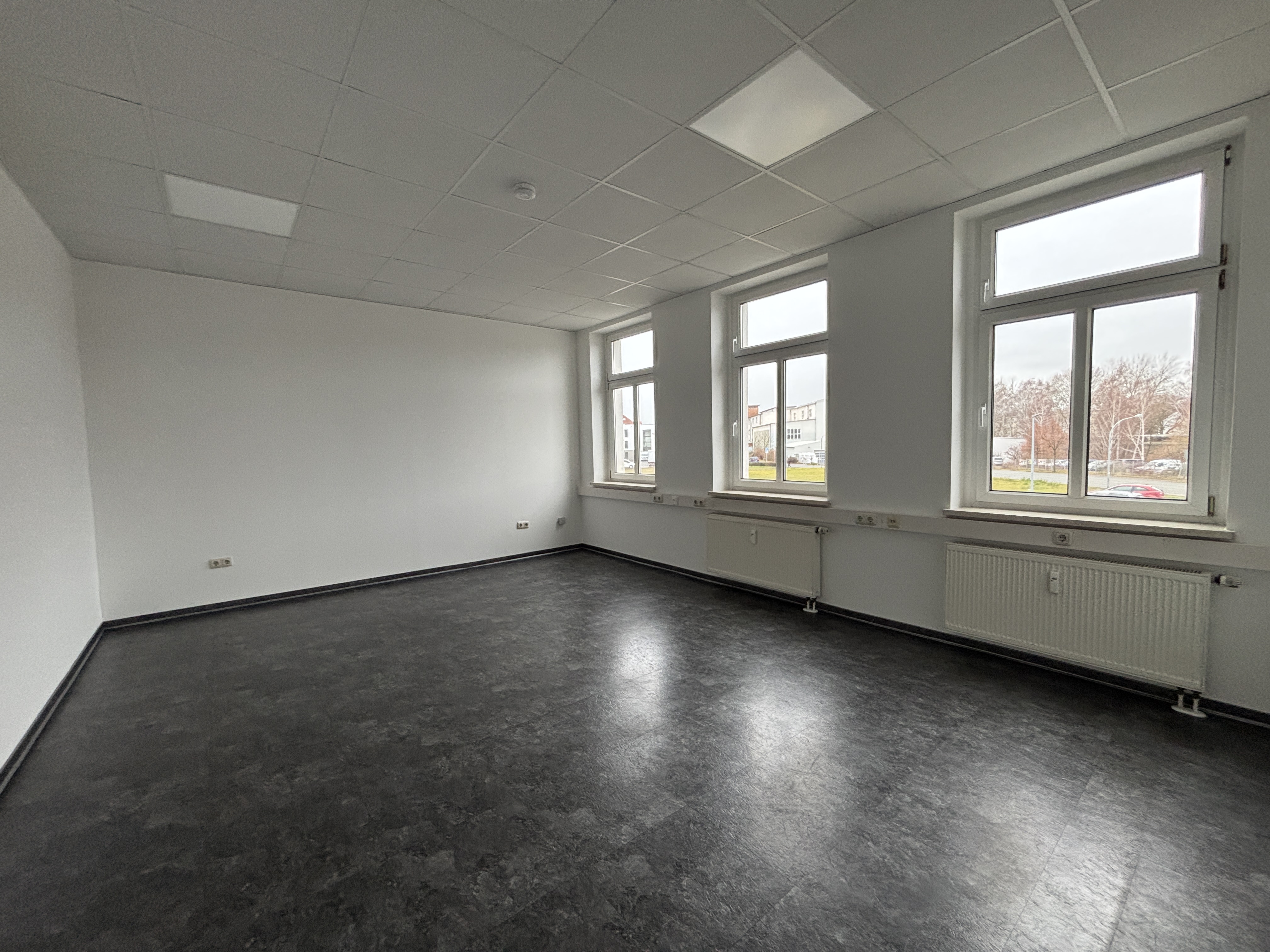 Ansicht Moderne und helle Büro-/Praxisfläche - Wohn- und Geschäftsgebäude in Zentrumslage