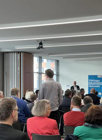 Das Publikum der Konferenz von hinten