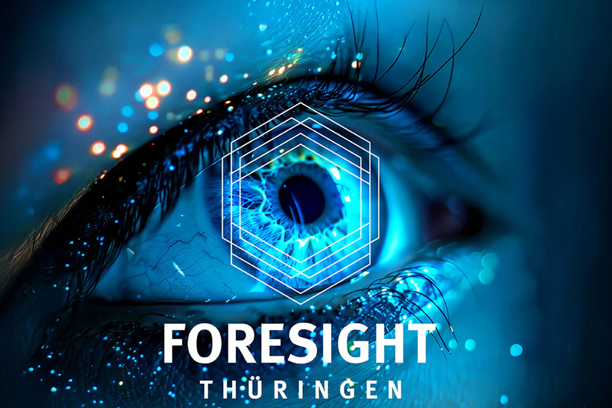 Bildbeschreibung / description: Foresight – Thüringen, Blaues Auge im Fokus