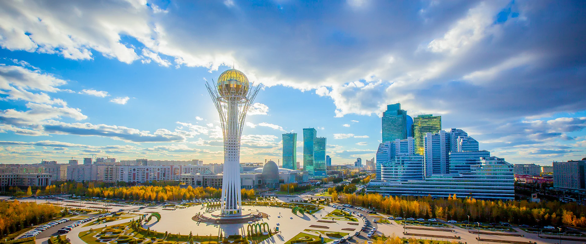 Bildbeschreibung / description: Goldener Herbst in Astana, der Hauptstadt Kasachstans.