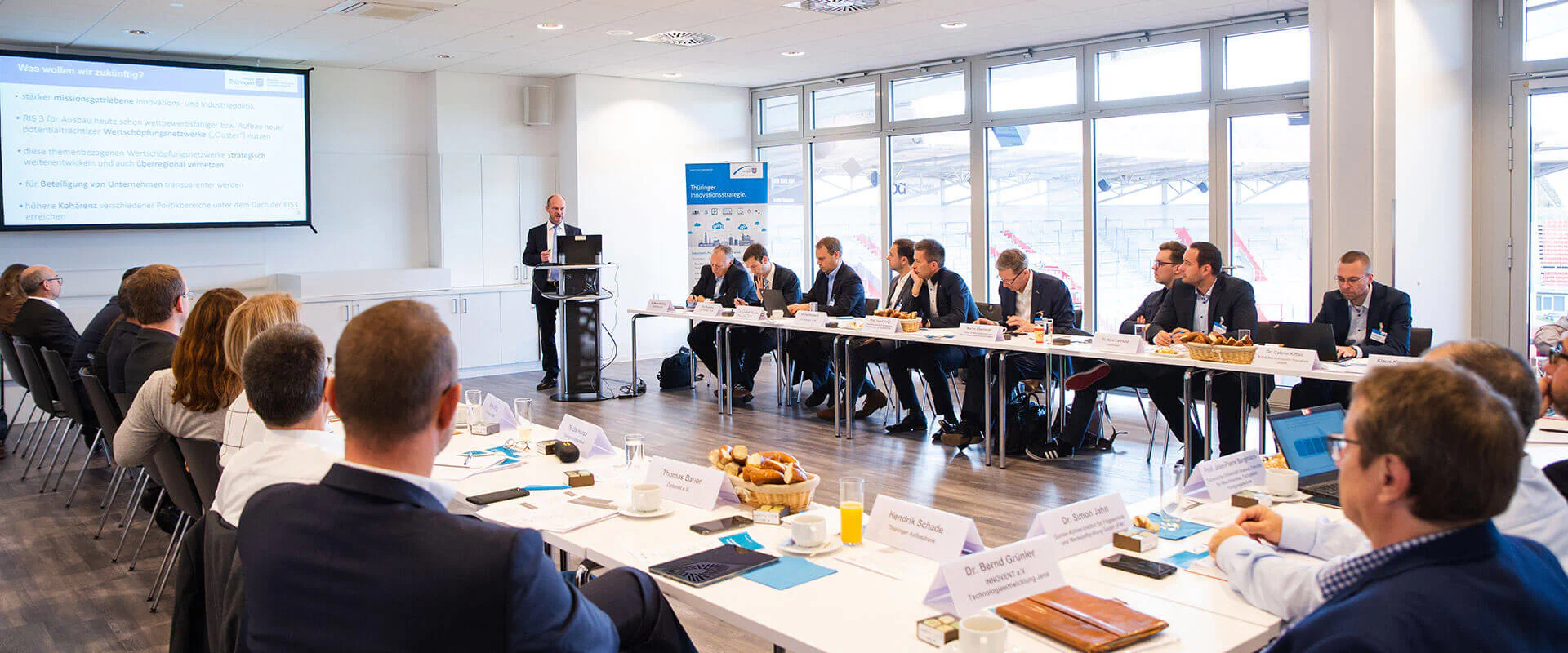 Bildbeschreibung / description: Erfolgreich Netzwerken