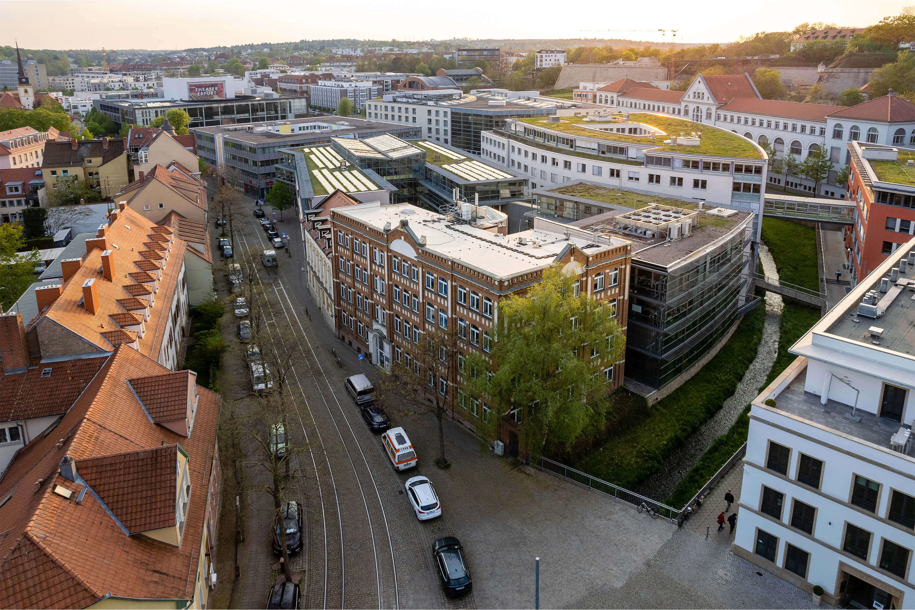 Bildbeschreibung / description: LEG-Gebäude am Morgen